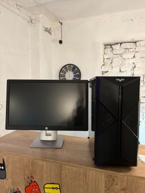 Комплект ПК: Frime Harsh U3-WP Tower / AMD Ryzen 3 1200 (4 ядра по 3.1 - 3.4 GHz) / 16 GB DDR4 / 480 GB SSD / AMD Radeon R9 280X, 3 GB GDDR5, 384-bit / 550W + Монітор HP EliteDisplay E232 / 23" (1920x1080) IPS / HDMI, DP, VGA + Клавіатура та миша