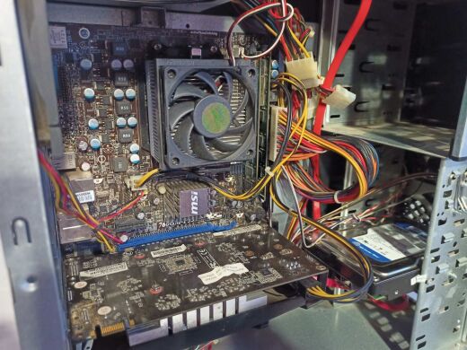 Компьютер Asus Vento / AMD Athlon II X3 455 (3 ядра по 3.3 GHz) / 4 GB DDR3 / 500 GB HDD / nVidia GeForce GTS 450, 1 GB GDDR5, 128-bit / 450W  