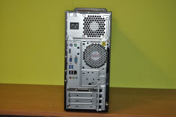Комп'ютер Lenovo ThinkCentre M700 Tower / Intel Core i5-6400 (4 ядра по 3.7 - 3.3 GHz) / 8 GB DDR4 / 4000 GB HDD / Intel HD Graphics 530 / DVD-ROM