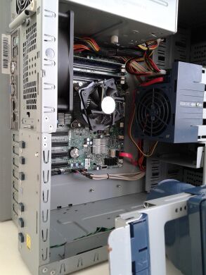 Midi-Tower / Intel Xeon E3-1290 (4 (8) ядра по 3.6 - 4.0 GHz) / 8 GB DDR3 ECC / 250 GB HDD / 350W-400W