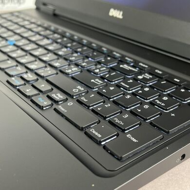 Мобильная рабочая станция Dell Precision 3530 / 15.6" (1920x1080) IPS / Intel Core i5-8400H (4 (8) ядра по 2.5 - 4.2 GHz) / 16 GB DDR4 / 256 GB SSD / nVidia Quadro P600, 4 GB GDDR5, 128-bit / WebCam / HDMI