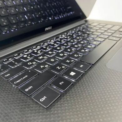 Мобільна робоча станція Dell Precision 5520 / 15.6" (3840x2160) IPS Touch / Intel Xeon E3-1505M v6 (4 (8) ядра по 3.0 - 4.0 GHz) / 16 GB DDR4 / 512 GB SSD / nVidia Quadro M1200, 4 GB GDDR5, 256-bit / HDMI