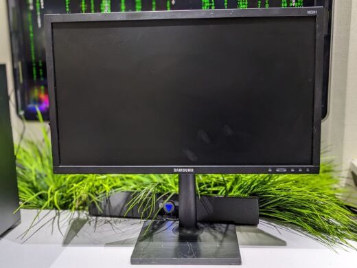 Монитор Samsung NC241 / 24" (1920x1080) TN / VGA / VESA 100x100 / Встроенные колонки 2x 1W 