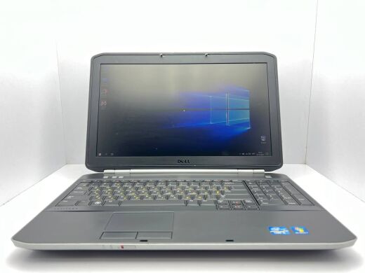 Ноутбук Б-класс Dell Latitude E5520 / 15.6" (1366x768) TN / Intel Core i5-2520M (2 (4) ядра по 2.5 - 3.2 GHz) / 4 GB DDR3 / 240 GB SSD / Intel HD Graphics 3000 / WebCam