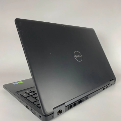 Ноутбук Dell Latitude 5580 / 15.6" (1920x1080) IPS / Intel Core i7-7820HQ (4 (8) ядра по 2.9 - 3.9 GHz) / 16 GB DDR4 / 256 GB SSD / nVidia GeForce 940MX, 2 GB GDDR5, 64-bit / WebCam / HDMI