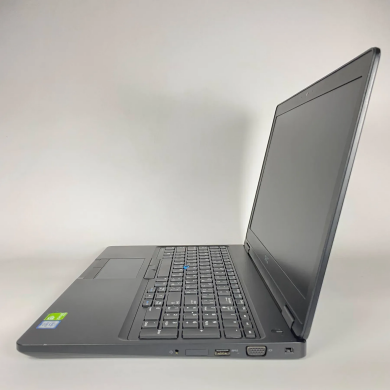 Ноутбук Dell Latitude 5580 / 15.6" (1920x1080) IPS / Intel Core i7-7820HQ (4 (8) ядра по 2.9 - 3.9 GHz) / 16 GB DDR4 / 256 GB SSD / nVidia GeForce 940MX, 2 GB GDDR5, 64-bit / WebCam / HDMI