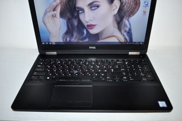 Ноутбук Dell Latitude E5570 / 15.6" (1366x768) TN / Intel Core i5-6200U (2 (4) ядра по 2.3 - 2.8 GHz) / 12 GB DDR4 / 120 GB SSD NEW / Intel HD Graphics 520 / WebCam / HDMI