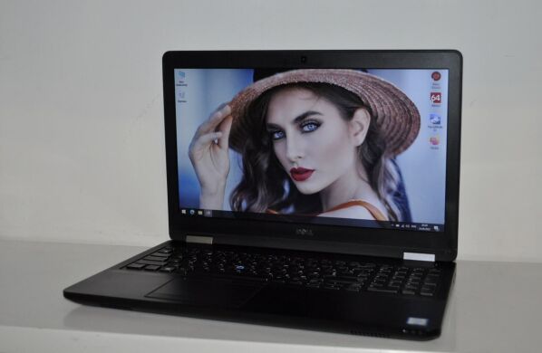 Ноутбук Dell Latitude E5570 / 15.6" (1366x768) TN / Intel Core i5-6200U (2 (4) ядра по 2.3 - 2.8 GHz) / 12 GB DDR4 / 120 GB SSD NEW / Intel HD Graphics 520 / WebCam / HDMI