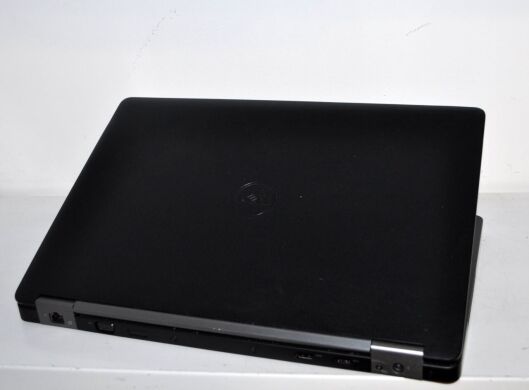 Ноутбук Dell Latitude E5570 / 15.6" (1366x768) TN / Intel Core i5-6200U (2 (4) ядра по 2.3 - 2.8 GHz) / 12 GB DDR4 / 120 GB SSD NEW / Intel HD Graphics 520 / WebCam / HDMI