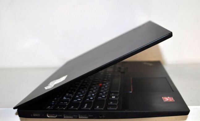 Ноутбук Lenovo ThinkPad E585 / 15.6" (1366x768) TN / AMD Ryzen 3 2200U (2 (4) ядра по 2.5 - 3.4 GHz) / 8 GB DDR4 / 500 GB SSD NEW / AMD Radeon Vega 3 Graphics / WebCam / HDMI / Windows 10 Pro