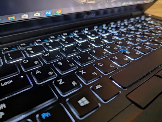 Ультрабук Dell Latitude 5480 / 14" (1920x1080) IPS / Intel Core i7-7600U (2 (4) ядра по 2.8 - 3.9 GHz) / 16 GB DDR4 / 512 GB SSD / nVidia GeForce 930MX, 2 GB DDR3, 64-bit / WebCam / Windows 10 Ультрабук Dell Latitude 5480 / 14" (1920x1080) IPS / Intel Core i7-7600U (2 (4) ядра по 2.8 - 3.9 GHz) / 16 GB DDR4 / 512 GB SSD / nVidia GeForce 930MX, 2 GB DDR3, 64-bit / WebCam / Windows 10