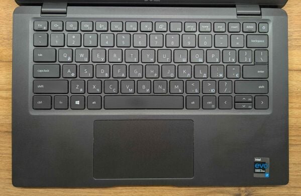 Ультрабук Dell Latitude 7420 / 14" (1920x1080) IPS / Intel Core i7-1185G7 (4 (8) ядра по 3.0 - 4.8 GHz) / 16 GB DDR4 / 256 GB SSD / Intel Iris Xe Graphics / HDMI / USB Type-C / Windows 11 Ультрабук Dell Latitude 7420 / 14" (1920x1080) IPS / Intel Core i7-1185G7 (4 (8) ядра по 3.0 - 4.8 GHz) / 16 GB DDR4 / 256 GB SSD / Intel Iris Xe Graphics / HDMI / USB Type-C / Windows 11