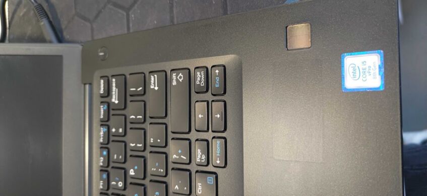 Ультрабук Dell Latitude 7490 / 14" (1920x1080) IPS / Intel Core i5-8350U (4 (8) ядра по 1.7 - 3.6 GHz) / 8 GB DDR4 / 120 GB SSD / Intel UHD Graphics 620 / NoWebCam Ультрабук Dell Latitude 7490 / 14" (1920x1080) IPS / Intel Core i5-8350U (4 (8) ядра по 1.7 - 3.6 GHz) / 8 GB DDR4 / 120 GB SSD / Intel UHD Graphics 620 / NoWebCam