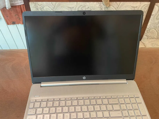 Ультрубук HP 15-dy5399nr / 15.6" (1920x1080) IPS / Intel Core i5-1235U (10 (12) ядер 3.3 - 4.4 GHz) / 16 GB DDR4 / 512 GB SSD / Intel Iris Xe Graphics eligible / WebCam