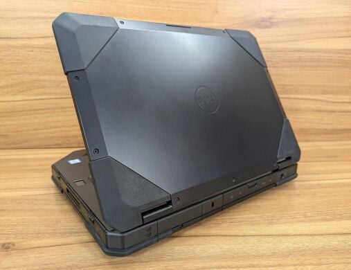 Защищенный ноутбук Dell Latitude 14 Rugged 5414 / 14" (1920x1080) IPS Touch / Intel Core i5-6300U (2 (4) ядра по 2.4 - 3.0 GHz) / 8 GB DDR4 / 256 GB SSD / AMD Radeon R7 M360, 2 GB DDR3, 64-bit / Fingerprint / Windows 10 Защищенный ноутбук Dell Latitude 14 Rugged 5414 / 14" (1920x1080) IPS Touch / Intel Core i5-6300U (2 (4) ядра по 2.4 - 3.0 GHz) / 8 GB DDR4 / 256 GB SSD / AMD Radeon R7 M360, 2 GB DDR3, 64-bit / Fingerprint / Windows 10
