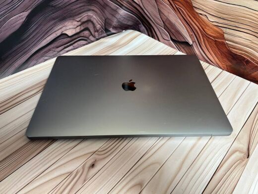 Ультрабук Б-клас Apple MacBook Pro 16 A2141 2019 / 16" (3072x1920) IPS / Intel Core i7-9750H (6 (12) ядер по 2.6 - 4.5 GHz) / 32 GB DDR4 / 500 GB SSD / AMD Radeon Pro 5300M, 4 GB GDDR6, 128-bit / WebCam / MacOS Ультрабук Б-клас Apple MacBook Pro 16 A2141 2019 / 16" (3072x1920) IPS / Intel Core i7-9750H (6 (12) ядер по 2.6 - 4.5 GHz) / 32 GB DDR4 / 500 GB SSD / AMD Radeon Pro 5300M, 4 GB GDDR6, 128-bit / WebCam / MacOS