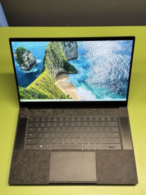 Ігровий ноутбук Razer Blade 15 / 15.6" (2560x1440) IPS / Intel Core i7-13800H (14 (20) ядер по 2.5 - 5.2 GHz) / 16 GB DDR5 / 1000 GB SSD / nVidia GeForce RTX 4070, 8 GB GDDR6, 128-bit / WebCam / HDMI