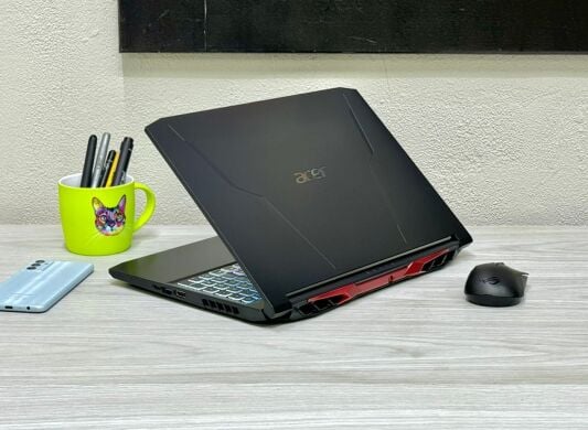 Ігровий ноутбук Acer Nitro 5 AN515-45 / 15.6" (1920x1080) IPS / AMD Ryzen 5 5600H (6 (12) ядер по 3.0 - 4.2 GHz) / 16 GB DDR4 / 512 GB SSD M.2 / nVidia GeForce RTX 3070, 8 GB GDDR6, 256-bit / WebCam / Win 11 Home