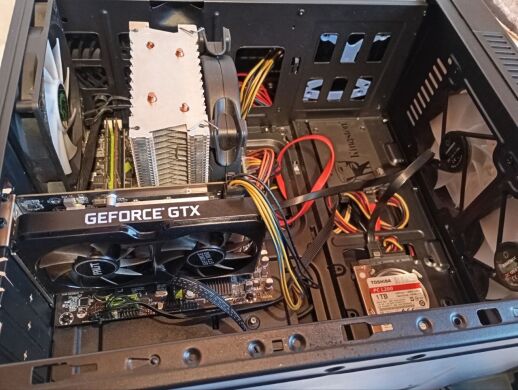 Ігровий ПК GameMax G561-FRGB Black Tower / Intel Xeon E5-2650 v2 (8 (16) ядер по 2.6 - 3.4 GHz) / 20 GB DDR3 / 480 GB SSD + 1000 GB HDD / nVidia GeForce GTX 1650, 4 GB GDDR6, 128-bit / 600W