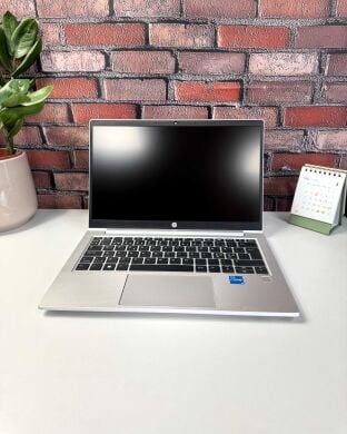 Ультрабук HP ProBook 430 G8 / 13.3" (1920x1080) TN / Intel Core i3-1115G4 (2 (4) ядра по 4.1 GHz) / 8 GB DDR4 / 256 GB SSD / Intel UHD Graphics / WebCam