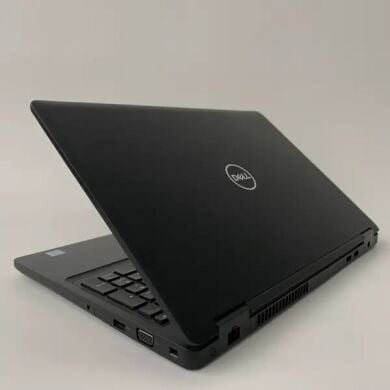 Мобільна робоча станція Dell Precision 3530 / 15.6" (1920x1080) IPS / Intel Core i7-8750H (6 (12) ядра по 2.2 - 4.1 GHz) / 16 GB DDR4 / 512 GB SSD / nVidia Quadro P600, 4 GB GDDR5, 128-bit / WebCam / SIM