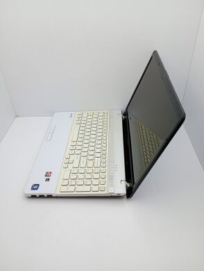 Ноутбук Sony VPC EB4E1R / 15.6" (1366x768) TN / Intel Core i3-380M (2 (4) ядра по 2.5 GHz) / 6 GB DDR3 / 120 GB SSD / Intel Graphics / WebCam