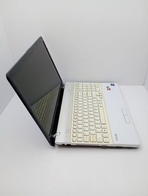 Ноутбук Sony VPC EB4E1R / 15.6" (1366x768) TN / Intel Core i3-380M (2 (4) ядра по 2.5 GHz) / 6 GB DDR3 / 120 GB SSD / Intel Graphics / WebCam