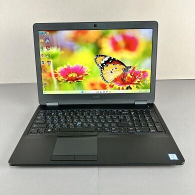 Игровой ноутбук Dell Latitude E5570 / 15.6" (1920x1080) IPS / Intel Core i7-6820HQ (4 (8) ядра по 2.7 - 3.6 GHz) / 16 GB DDR4 / 256 GB SSD / AMD Radeon R7 M370, 2 GB GDDR5, 128-bit / WebCam / HDMI Игровой ноутбук Dell Latitude E5570 / 15.6" (1920x1080) IPS / Intel Core i7-6820HQ (4 (8) ядра по 2.7 - 3.6 GHz) / 16 GB DDR4 / 256 GB SSD / AMD Radeon R7 M370, 2 GB GDDR5, 128-bit / WebCam / HDMI