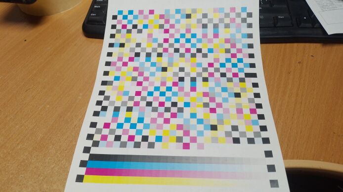 Принтер HP Color LaserJet CP2025dn / Лазерная цветная печать / 600x600 dpi / A4 / 21 стр/мин / Ethernet, USB 2.0 / Дуплекс