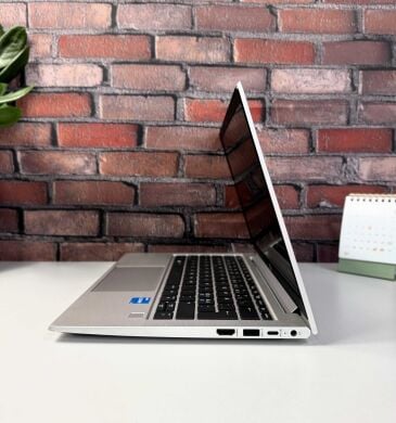 Ультрабук HP ProBook 430 G8 / 13.3" (1920x1080) TN / Intel Core i3-1115G4 (2 (4) ядра по 4.1 GHz) / 8 GB DDR4 / 256 GB SSD / Intel UHD Graphics / WebCam