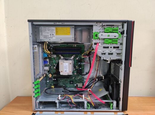 Ігровий ПК Fujitsu Esprimo P720 E90+ Tower / Intel Core i5-4590 (4 ядра по 3.3 - 3.7 GHz) / 16 GB DDR3 / 240 GB SSD / nVidia GeForce GTX 650, 1 GB GDDR5, 128-bit / 280W / HDMI
