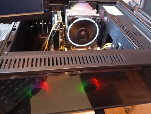 Ігровий ПК GameMax G561-FRGB Black Tower / Intel Xeon E5-2650 v2 (8 (16) ядер по 2.6 - 3.4 GHz) / 20 GB DDR3 / 480 GB SSD + 1000 GB HDD / nVidia GeForce GTX 1650, 4 GB GDDR6, 128-bit / 600W