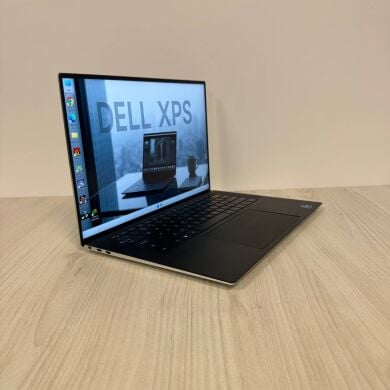 Игровой ноутбук Dell XPS 15 9510 / 15.6" (1920x1200) IPS / Intel Core i7-11800H (8 (16) ядер по 4.6 GHz) / 16 GB DDR4 / 512 GB SSD NVMe / nVidia GeForce RTX 3050, 4 GB GDDR6, 128-bit / WebCam Игровой ноутбук Dell XPS 15 9510 / 15.6" (1920x1200) IPS / Intel Core i7-11800H (8 (16) ядер по 4.6 GHz) / 16 GB DDR4 / 512 GB SSD NVMe / nVidia GeForce RTX 3050, 4 GB GDDR6, 128-bit / WebCam