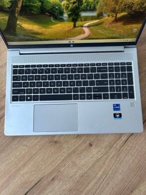 Ультрабук HP ProBook 450 G9 / 15.6" (1920x1080) IPS Touch / Intel Core i7-1255U (10 (12) ядер по 3.5 - 4.7 GHz) / 16 GB DDR4 / 1000 GB SSD / Intel Intel Iris Xe Graphics / WebCam