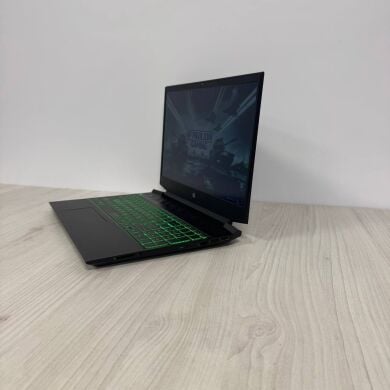 Игровой ноутбук Б-класс HP Pavilion Gaming 15-ec1073dx / 15.6" (1920x1080) TN / AMD Ryzen 5 4600H (6 (12) ядер по 3.0 - 4.0 GHz) / 8 GB DDR4 / 512 GB SSD NVMe / nVidia GeForce GTX 1650, 4 GB GDDR6, 128-bit / WebCam