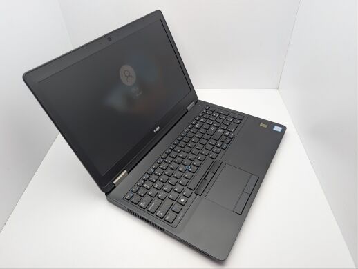 Ноутбук Б-клас Dell Latitude E5570 / 15.6" (1920x1080) IPS / Intel Core i7-6820HQ (4 (8) ядра по 2.7 - 3.6 GHz) / 8 GB DDR4 / 256 GB SSD M.2 / AMD Radeon R7 M370, 2 GB GDDR5, 128-bit / WebCam