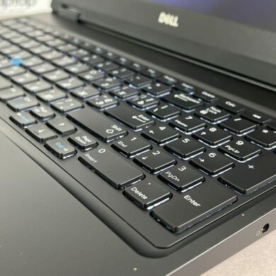 Мобильная рабочая станция Dell Precision 3530 / 15.6" (1920x1080) IPS / Intel Core i5-8400H (4 (8) ядра по 2.5 - 4.2 GHz) / 16 GB DDR4 / 512 GB SSD / nVidia Quadro P600, 4 GB GDDR5, 128-bit / WebCam / HDMI