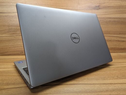 Ноутбук робоча станція Б-клас Dell Precision 3560 / 15.6" (1920x1080) IPS / Intel Core i7-1185G7 (4 (8) ядра по 3.0 - 4.8 GHz) / 16 GB DDR4 / 512 GB SSD / nVidia Quadro T500, 4 GB GDDR6, 64-bit / WebCam / Windows 10