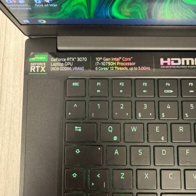 Ігровий ноутбук Razer Blade 15 RZ09-0369 / 15.6" (1920x1080) IPS / Intel Core i7-10750H (6 (12) ядер по 2.6 - 5.0 GHz) / 16 GB DDR4 / 512 GB SSD NVMe / nVidia GeForce RTX 3070, 6 GB GDDR6, 256-bit / WebCam