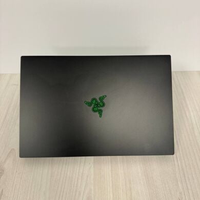 Ігровий ноутбук Razer Blade 15 RZ09-0369 / 15.6" (1920x1080) IPS / Intel Core i7-10750H (6 (12) ядер по 2.6 - 5.0 GHz) / 16 GB DDR4 / 512 GB SSD NVMe / nVidia GeForce RTX 3070, 6 GB GDDR6, 256-bit / WebCam