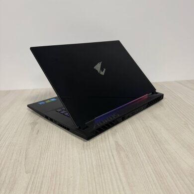 Ігровий ноутбук Б-клас Gigabyte Aorus 15 X5LF / 15.6" (1920x1080) IPS / Intel Core i5-13500H (12 (16) ядер по 3.5 - 4.7 GHz) / 16 GB DDR5 / 512 GB SSD / nVidia GeForce RTX 4050, 6 GB GDDR6, 96-bit / WebCam