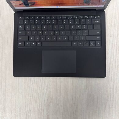 Ультрабук Б-клас Microsoft Surface Laptop 4 / 13.5" (2256x1504) IPS Touch / AMD Ryzen 5 4680U (6 (12) ядер по 2.2 - 4.0 GHz) / 16 GB DDR4 / 256 GB SSD NVMe / AMD Radeon RX Vega 7 Graphics / WebCam