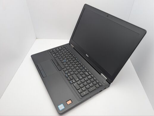 Ноутбук Б-клас Dell Latitude E5570 / 15.6" (1920x1080) IPS / Intel Core i7-6820HQ (4 (8) ядра по 2.7 - 3.6 GHz) / 8 GB DDR4 / 256 GB SSD M.2 / AMD Radeon R7 M370, 2 GB GDDR5, 128-bit / WebCam