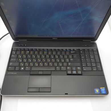 Ноутбук Б клас Dell Latitude E6540 / 15.6" (1366x768) TN / Intel Core i5-4310M (2 (4) ядра по 2.7 - 3.4 GHz) / 8 GB DDR3 / 256 GB SSD / NO WebCam / DVD-RW / Intel HD Graphics 4600