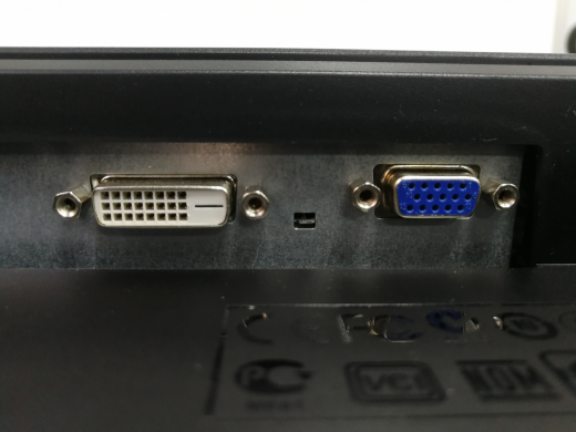 Acer V223HQV / 22' / 1920x1080 (16:9) / DVI, VGA