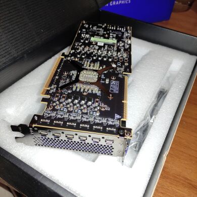 Дискретна відеокарта AMD Radeon Pro VII, 16 GB HBM2, 4096-bit / 6x miniDP