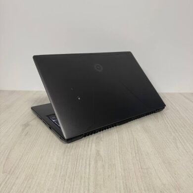 Ігровий ноутбук Б-клас Origin Evo 15-S P950ER-U / 15.6" (1920x1080) IPS / Intel Core i7-8750H (6 (12) ядер по 2.2 - 4.1 GHz) / 16 GB DDR4 / 128 GB SSD + 500 GB HDD / nVidia GeForce GTX 1070 Max-Q, 8 GB GDDR5, 256-bit / WebCam