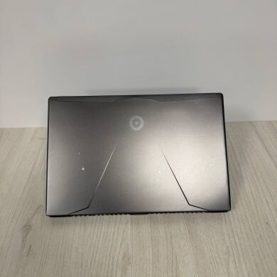 Ігровий ноутбук Б-клас Origin Evo 15-S P950ER-U / 15.6" (1920x1080) IPS / Intel Core i7-8750H (6 (12) ядер по 2.2 - 4.1 GHz) / 16 GB DDR4 / 128 GB SSD + 500 GB HDD / nVidia GeForce GTX 1070 Max-Q, 8 GB GDDR5, 256-bit / WebCam