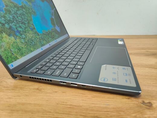 Игровой ноутбук Dell Inspiron 7610 Plus / 16" (3072x1920) IPS / Intel Core i7-11800H (8 (16) ядер по 2.3 - 4.6 GHz) / 16 GB DDR4 / 512 GB SSD / nVidia GeForce RTX 3050, 4 GB GDDR6, 128-bit / WebCam / Windows 10 Home