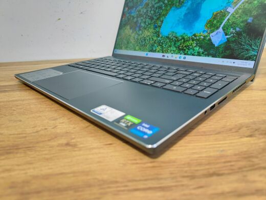 Игровой ноутбук Dell Inspiron 7610 Plus / 16" (3072x1920) IPS / Intel Core i7-11800H (8 (16) ядер по 2.3 - 4.6 GHz) / 16 GB DDR4 / 512 GB SSD / nVidia GeForce RTX 3050, 4 GB GDDR6, 128-bit / WebCam / Windows 10 Home